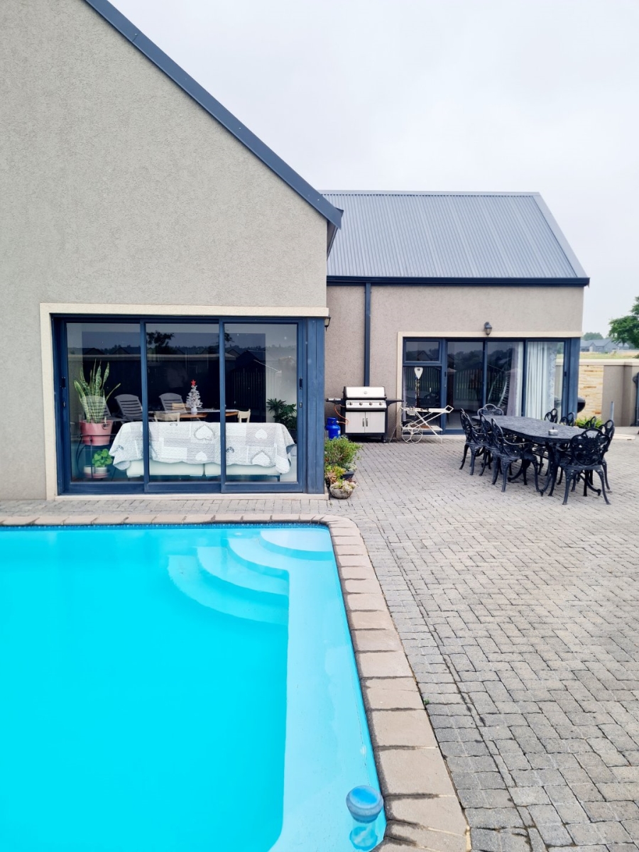 4 Bedroom Property for Sale in Heron Banks Golf Estate Free State